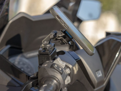 QUAD LOCK BRAKE RESERVOIR PHONE MOUNT V2.1